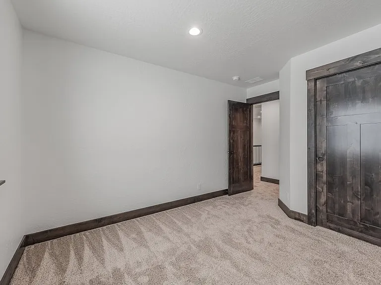 218 E Lobo Loop — Photo 16