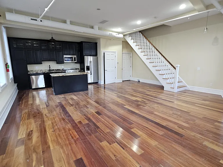1 Grand Ave #5B — Photo 1