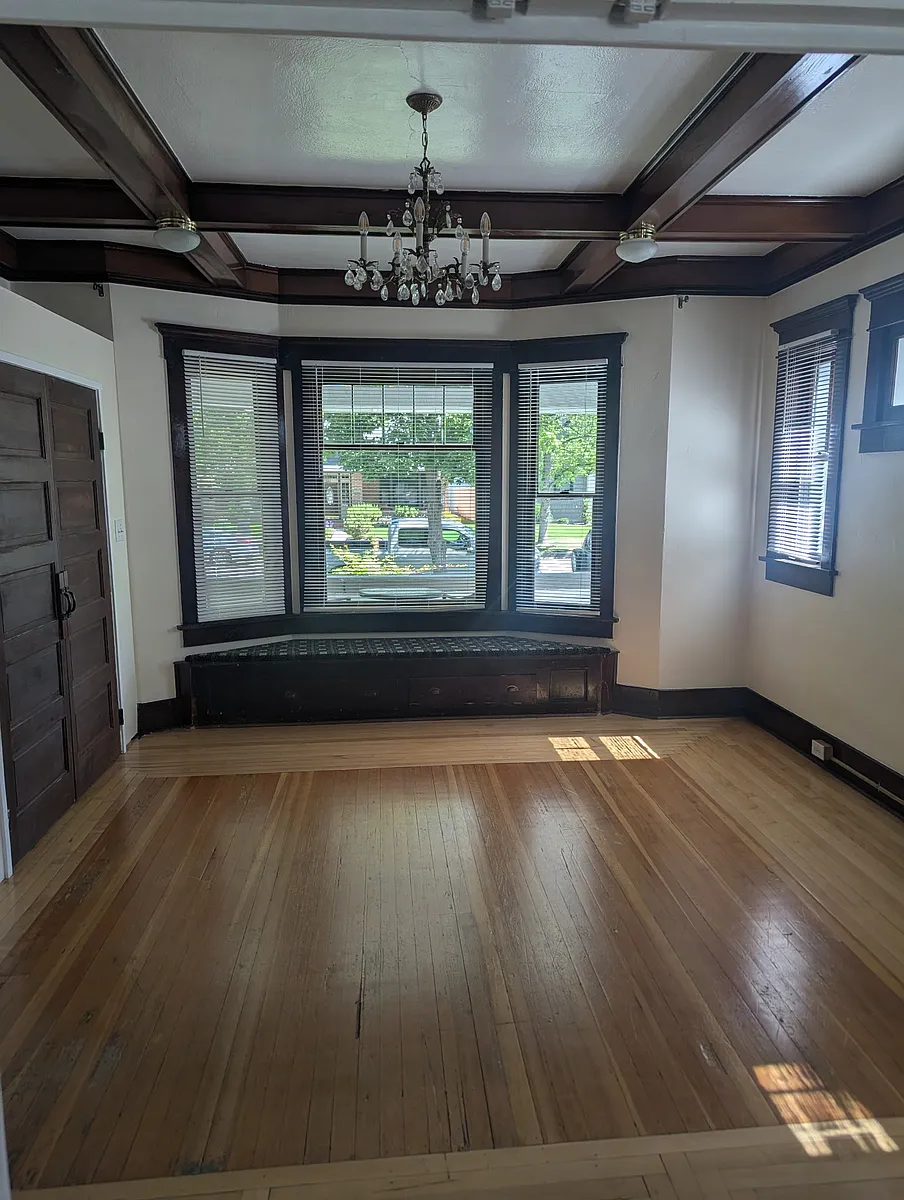 Building Photo - 1415 W Franklin St #1