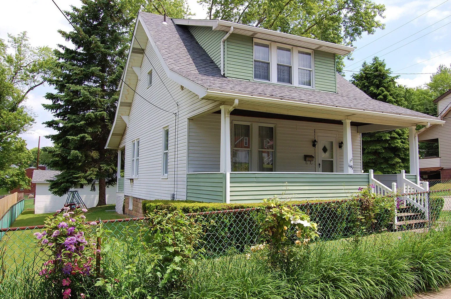 1419 Stewart St photo 1
