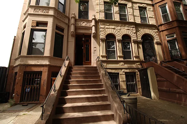 Rented by Nooklyn NYC LLC | media 7