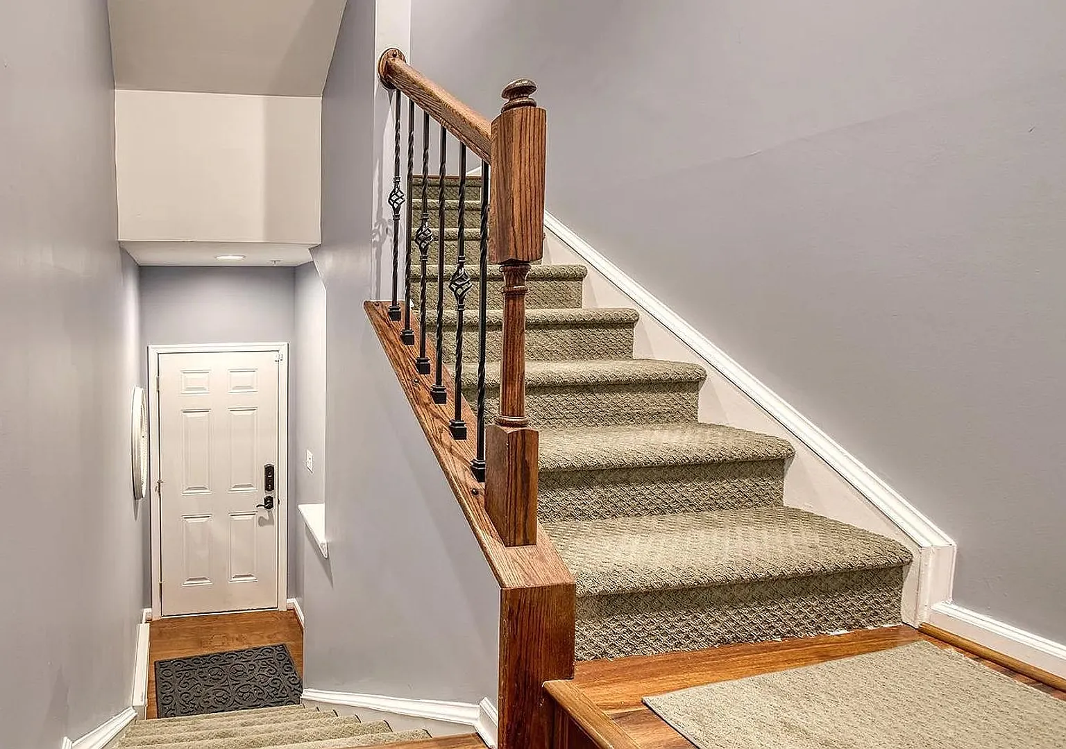 Stunning top level condo in Linton at Ballenger ready for your family — Photo 2