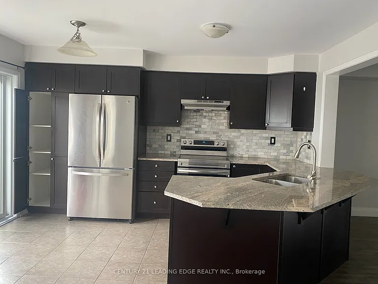 33 Glenvista Dr — Photo 12