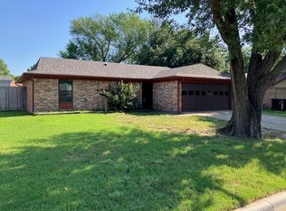 1704 Bordeaux Ln, Greenville, TX 75402