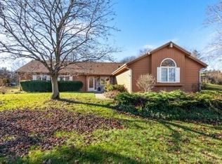 531 Pebble Creek Pass, Wales, WI 53183