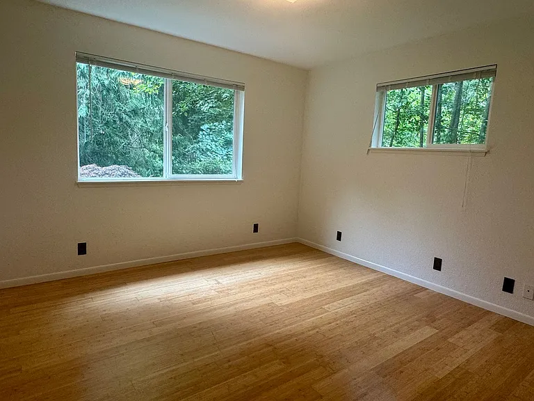 10699 NE Byron Dr — Photo 11