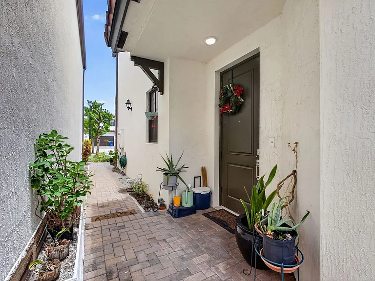 4009 Sequoia Pl — Photo 4