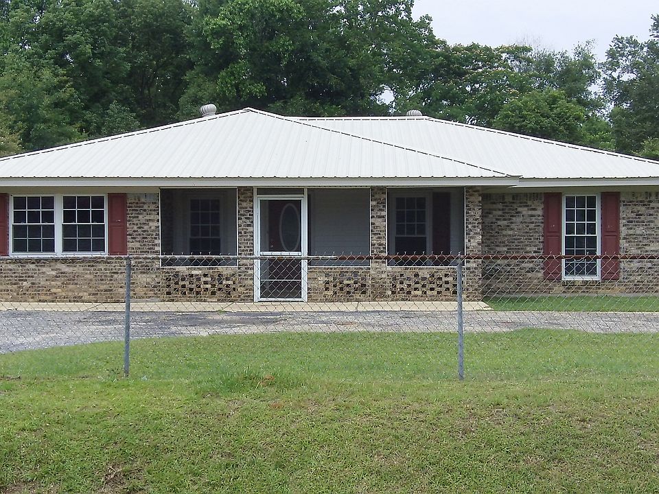 Metal roof, driveway 