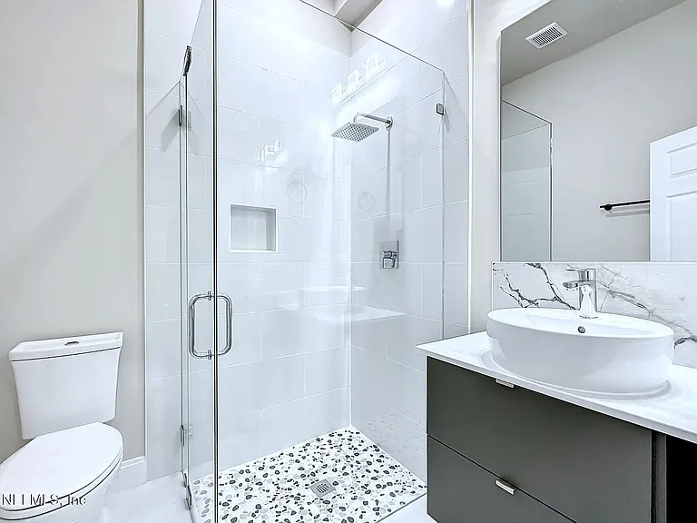 5395 Heckscher Dr — Photo 12