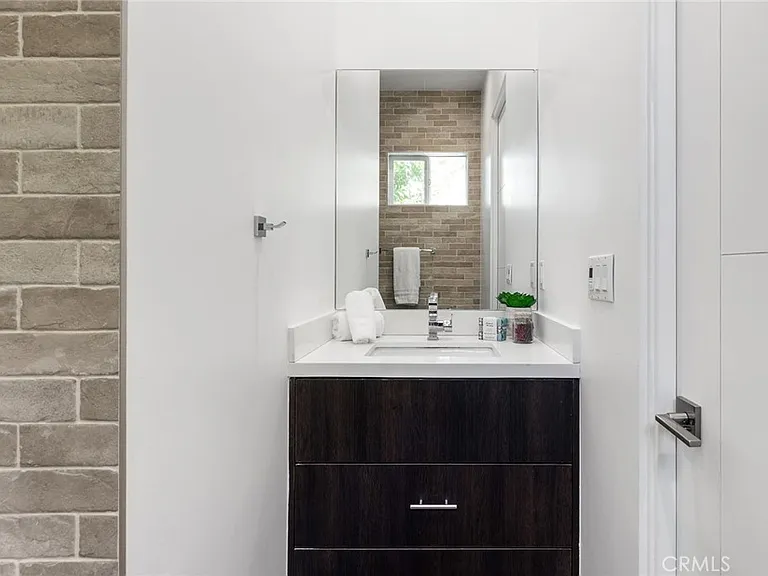 12606 Emelita St — Photo 10