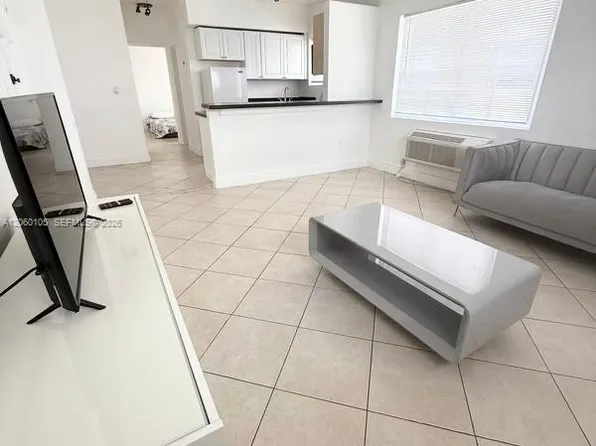 8011 Abbott Ave APT 4, Miami Beach, FL 33141