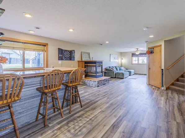 339 11th St NE, Milaca, MN 56353
