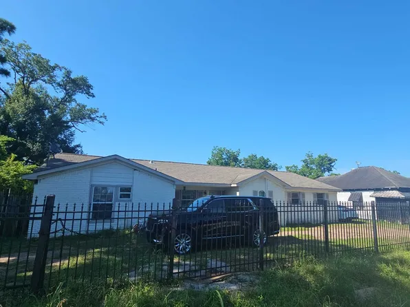7825 Sparta St, Houston, TX 77028