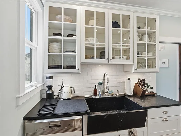 52 Berkeley Ave — Photo 16