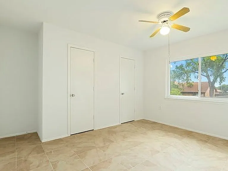 8412 Clear Mdw — Photo 14