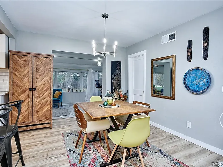 1077 Ursula St — Photo 4