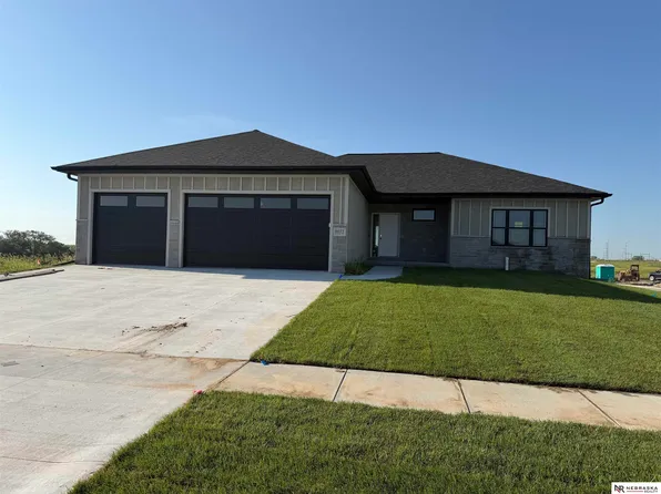 8023 Ephraem Ln, Lincoln, NE 68516