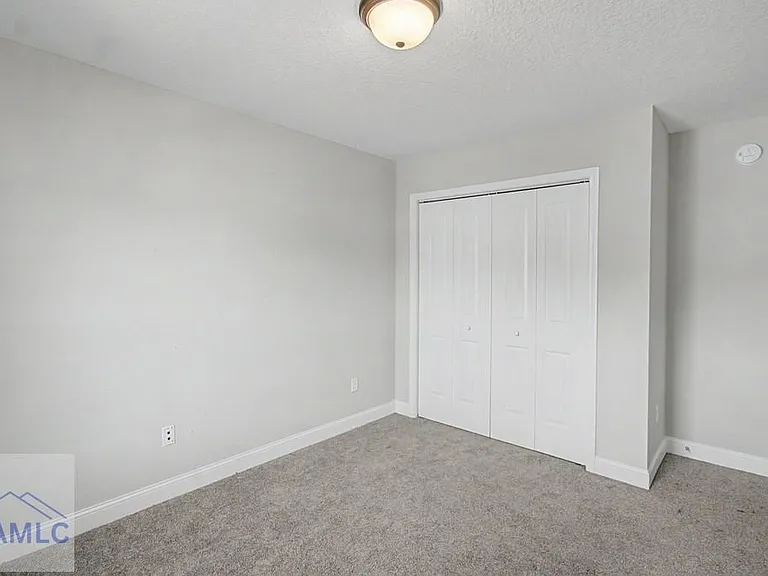 547 Fairview Cir — Photo 17