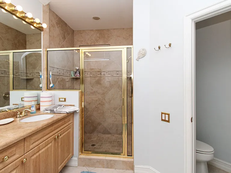 817 Carrick Bend Cir #101 — Photo 42