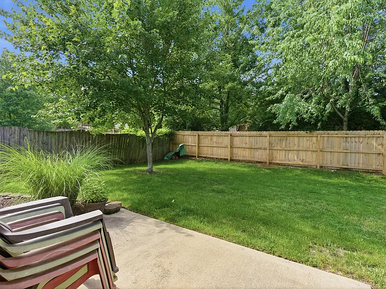 752 Rosslyns Dl — Photo 34
