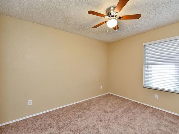 5th image of 1608 Green Hill Dr