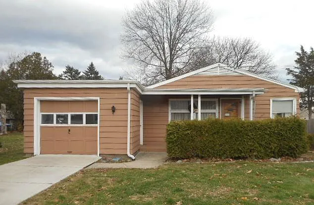 907 Laurel St photo 1