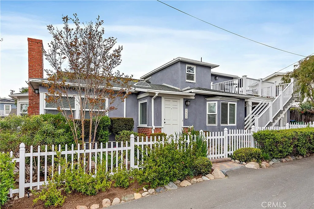 2 bed, 2.0 bath, 1358 sqft, $9,000 — Photo 2