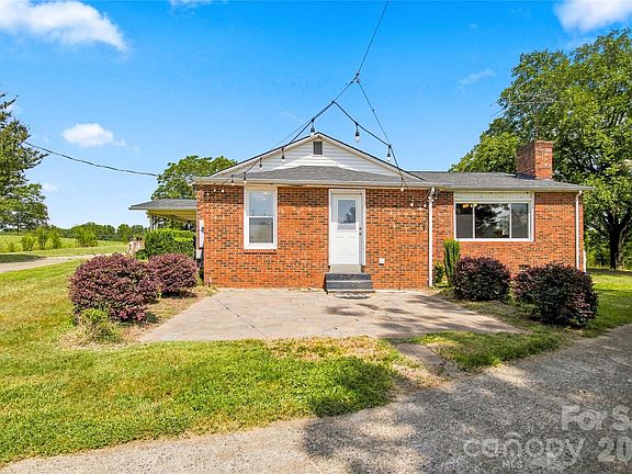 2nd image of 421 Elam Rd