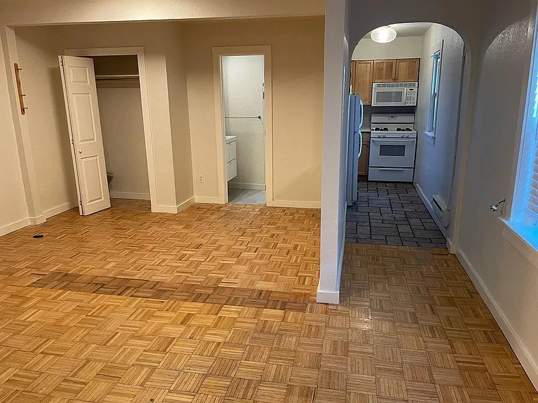 Main room looking to kitchen