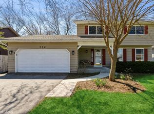 506 N Beck Rd, Lindenhurst, IL 60046