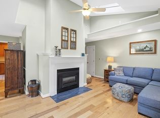 8 Walnut Ct, Rockland, MA 02370