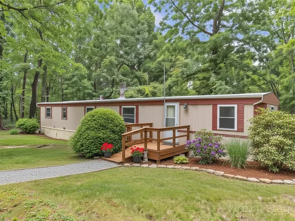 320 Pheasant Dr, Evans City, PA 16033