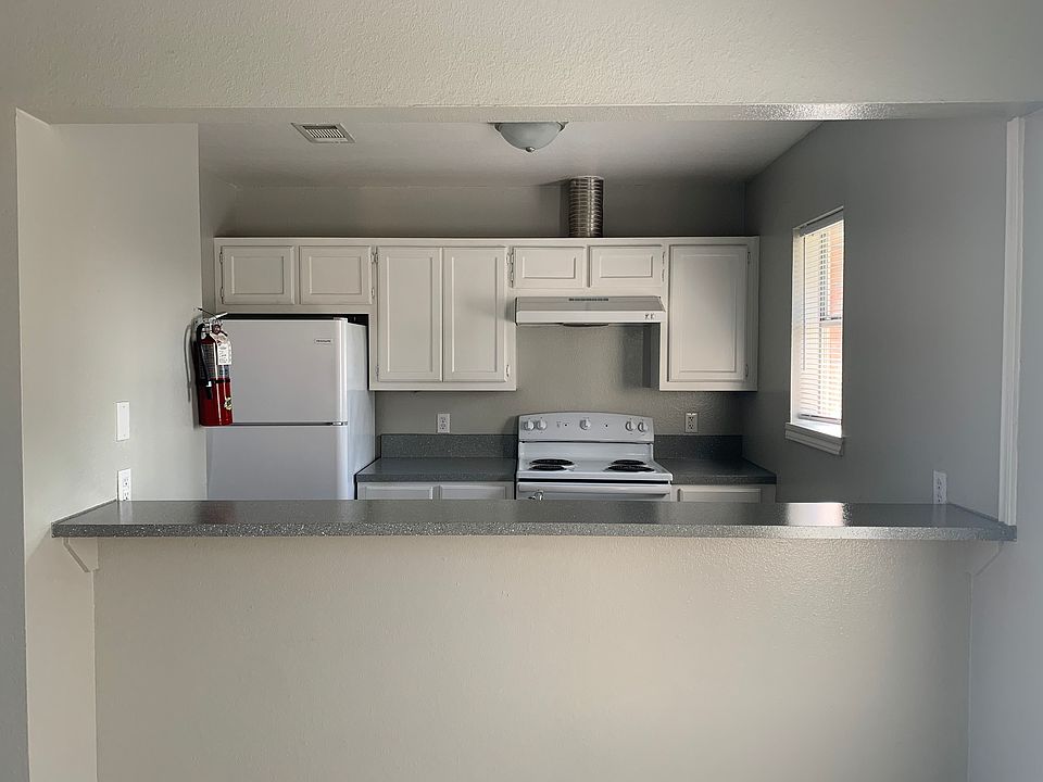 1st image of 1607 W Schunior St APT 1002