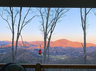 366 Signature Row Blvd, Waynesville, NC 28785