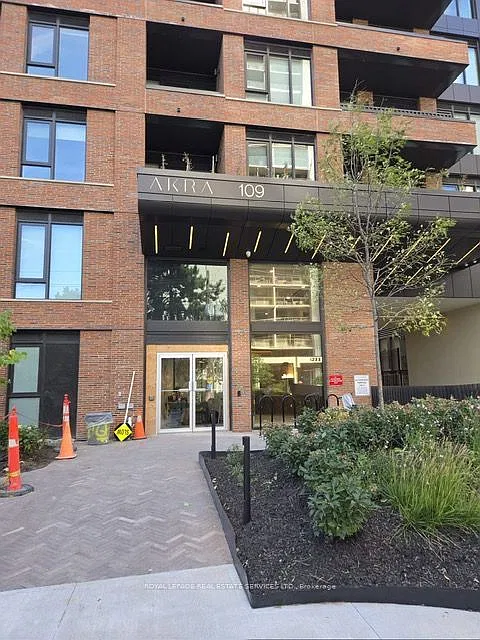 109 Erskine Ave #1009