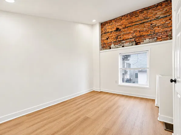 107 W Thompson St, Philadelphia, PA 19122