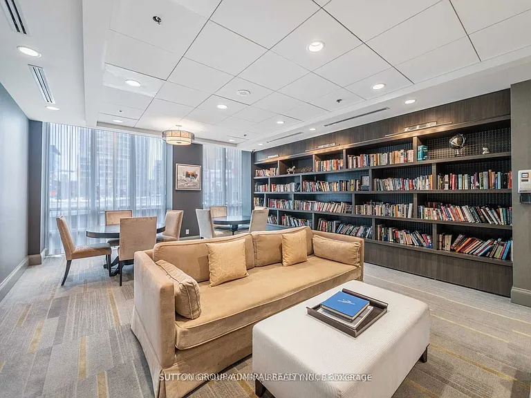 825 Church St #301 — Photo 18