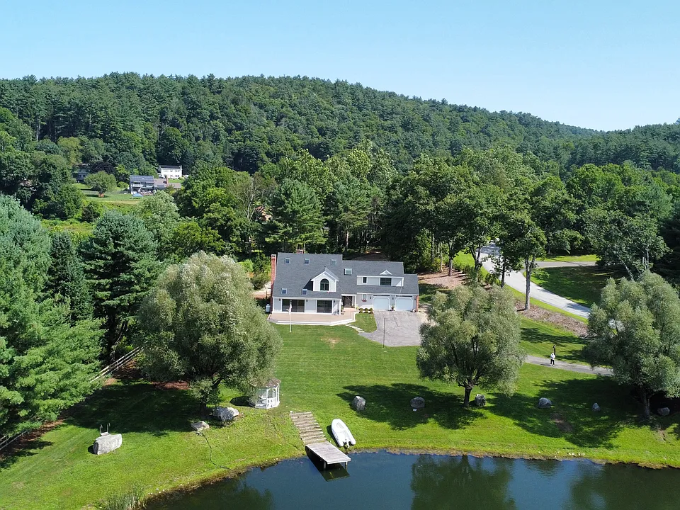 4 Breezy Hill Rd