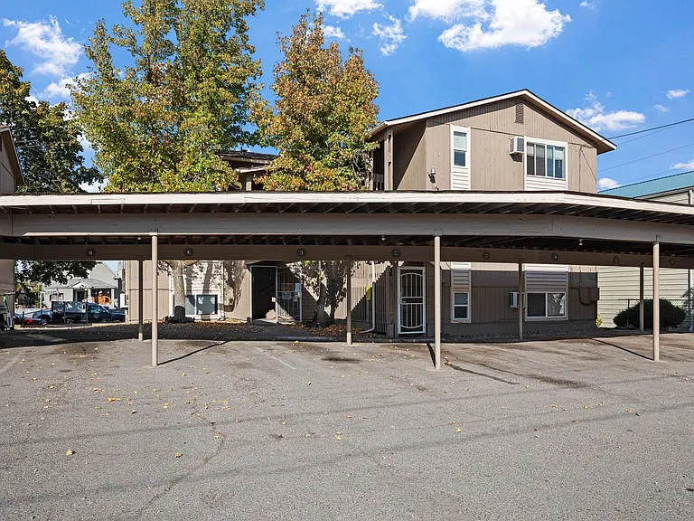 MOVE IN SPECIAL! 50% OFF SECOND MONTHS RENT - THE SHARP APARTMENTS! — Photo 41