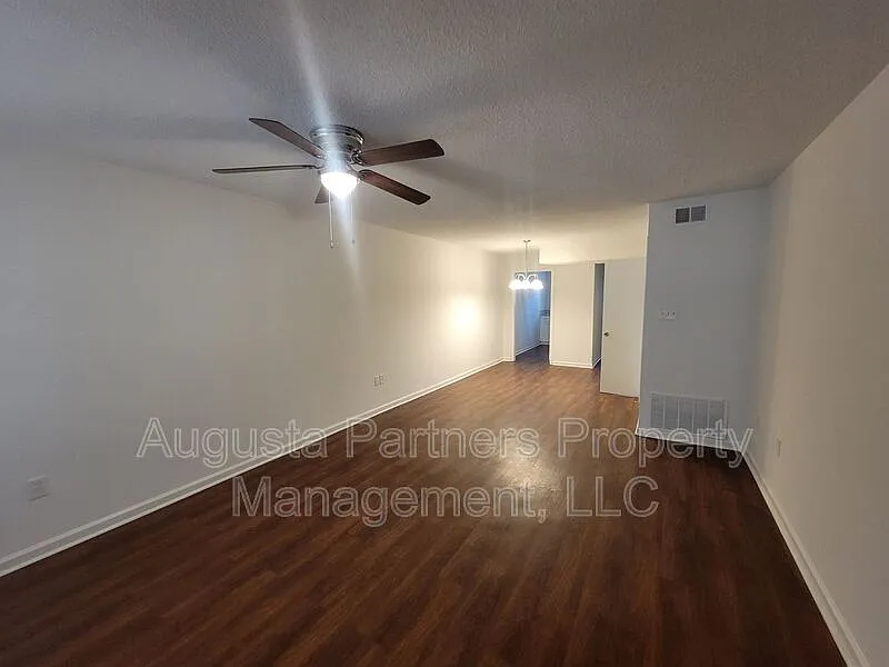 2 bed, 1.5 bath, 1200 sqft, $1,050 — Photo 2