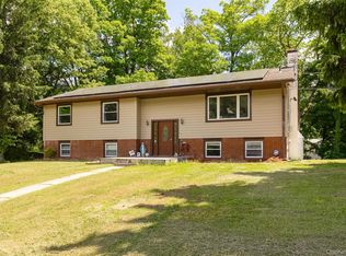 2 Lawrence Rd, Hyde Park, NY 12538