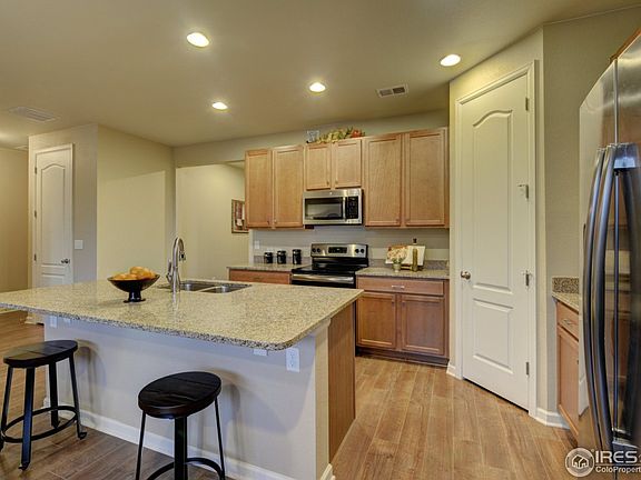 5th image of 362 Chipman Dr