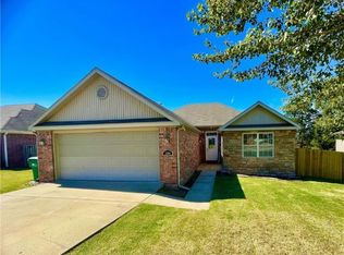 3394 Oglethorpe St, Springdale, AR 72764