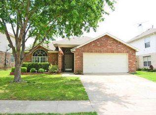9008 Stillwater Trl, Fort Worth, TX 76118
