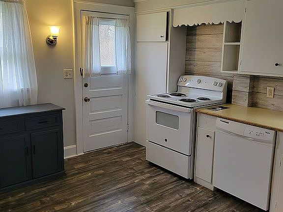 4th image of 290 Vennum Ave