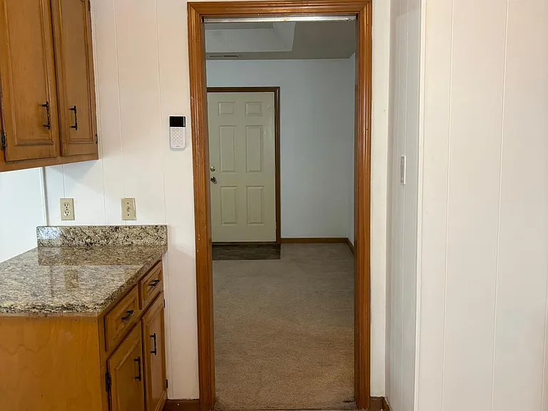 1460 Crowndale Dr — Photo 13