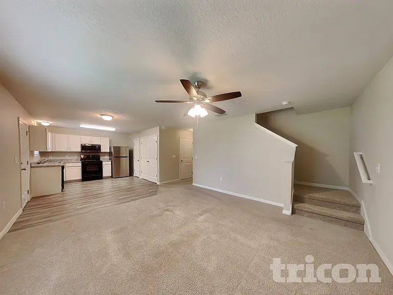 73 Bruce Ln — Photo 3