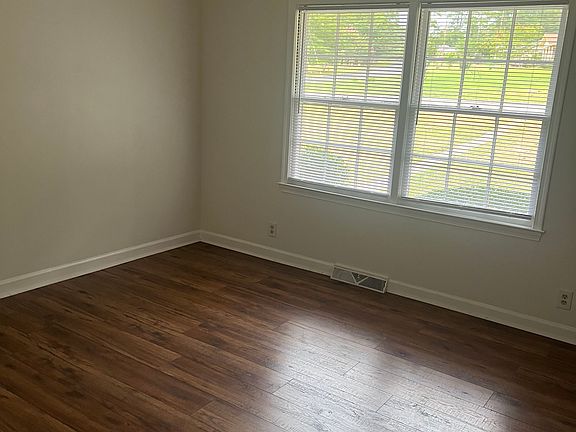 5th image of 524 Northridge St
