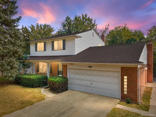 30140 Westwood Dr, Madison Heights, MI 48071