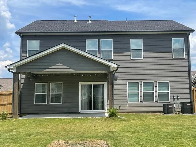 3 bed, 2.5 bath, 2394 sqft, $3,000 — Photo 4